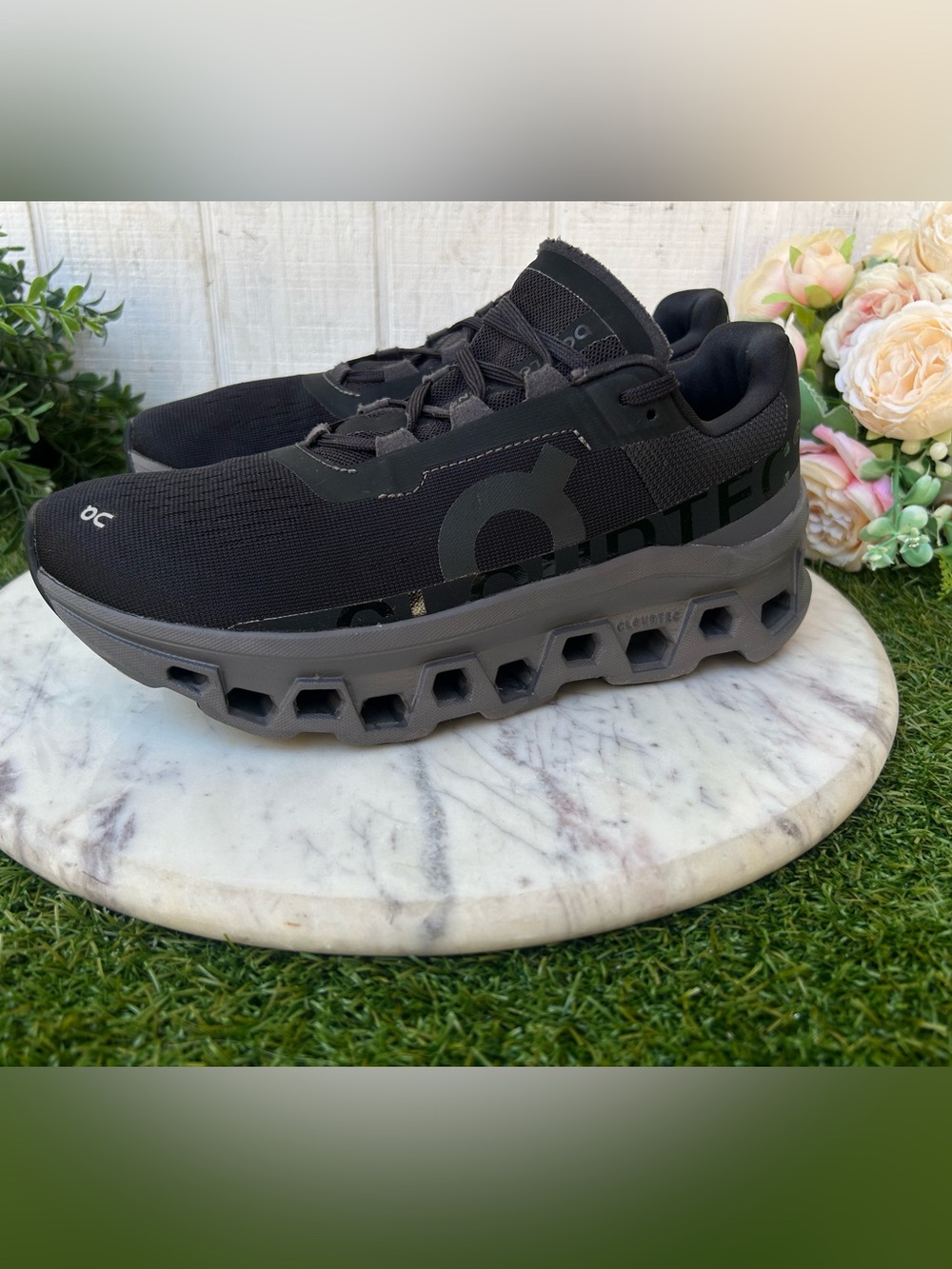 ON Cloudmonster running trainers in triple black wine size 8 gently used - Picture 10 of 16